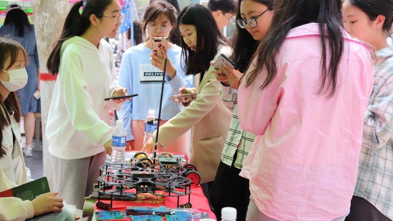 教育机构数字化硬件定制：如何打造高效教学环境**
